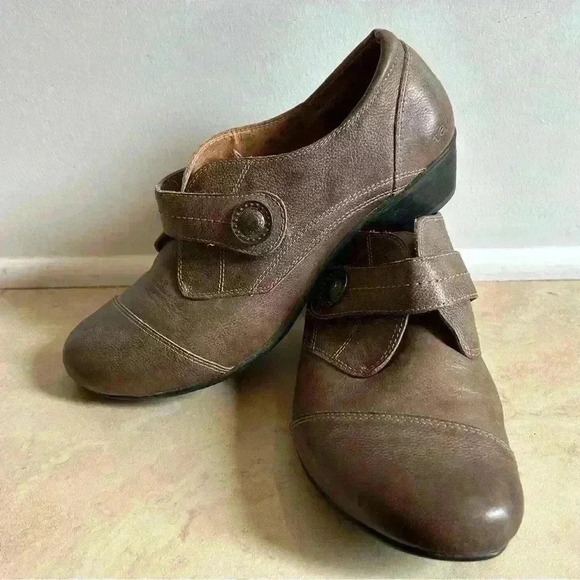 Taos Footwear Shoes - Taos Rhumba Gray Brown Leather Slip On Shoes Casual Pumps Low Heel Strap Size 9